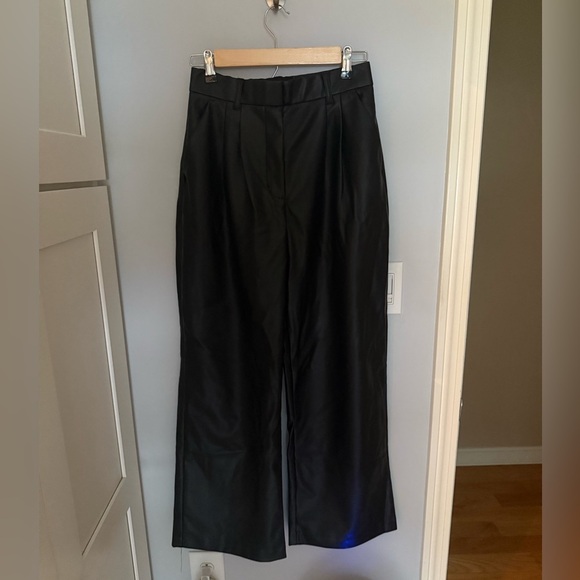 Abercrombie And Fitch Curve Love Vegan Leather 90s Straight Pant - Picture 1 of 3